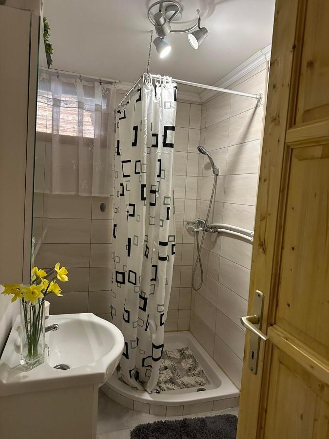 Zimmer Feri Vendeghaz Hotel Abaújszántó Eksteriør billede
